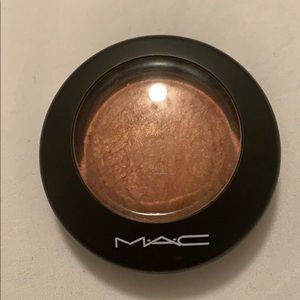 Mac Mineralize Skinfinish in Cheeky Bronze